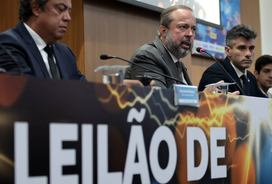 Justiça suspende megaleilão de energia e trava contratos de R$ 515 bilhões