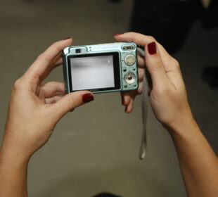 Geração Z impulsiona vendas de câmeras digitais