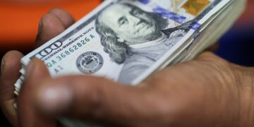 Dólar hoje fecha estável a R$ 5,17 após inflação nos EUA