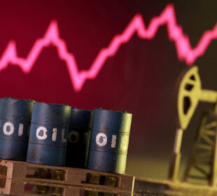 Petróleo fecha em queda de 3% com negociações Israel-Hezbollah