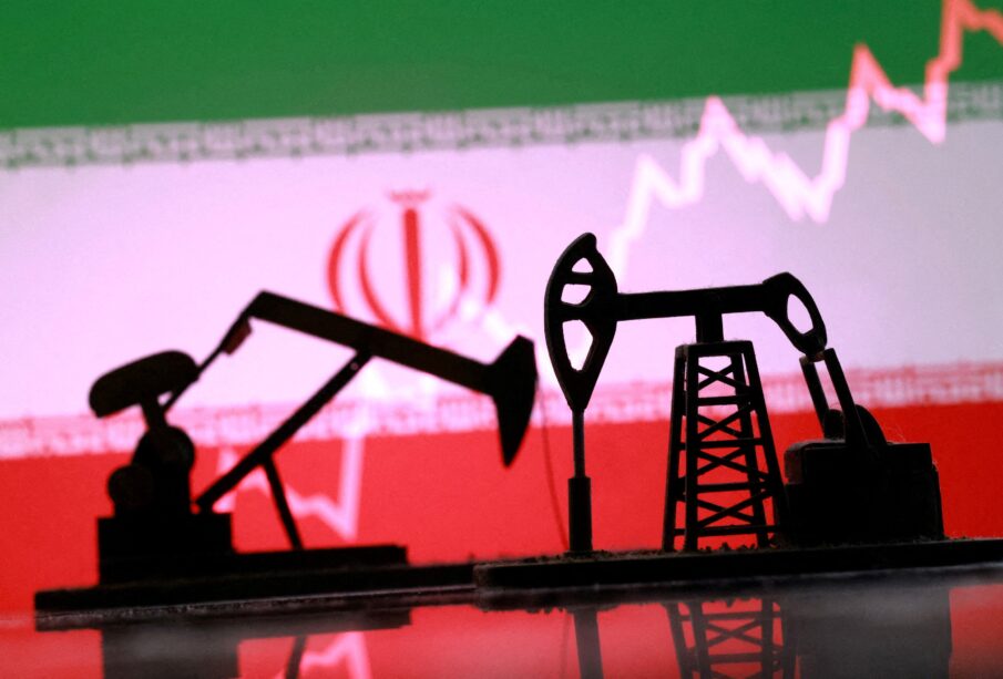 Petróleo em queda atinge menor nível desde guerra Irã-Israel