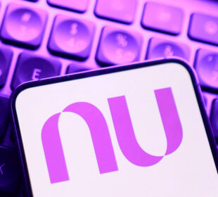 Ações Nubank caem 10% após saída de CFO surpreender mercado