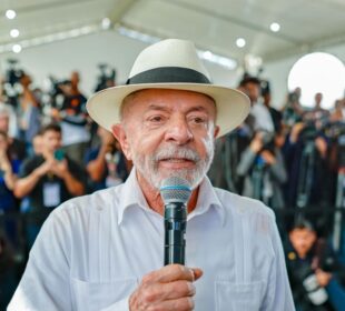 Cálculo eleitoral de Lula ignora futuro da economia, diz Waack