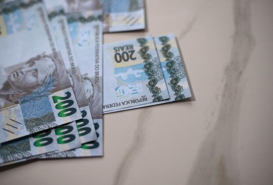 Governo investiga três bancos por juros abusivos
