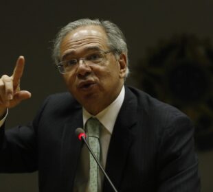 Paulo Guedes integra conselho consultivo da Revolut no Brasil