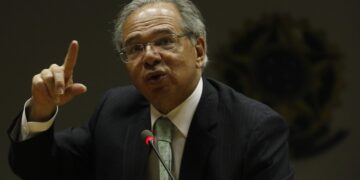 Paulo Guedes integra conselho consultivo da Revolut no Brasil