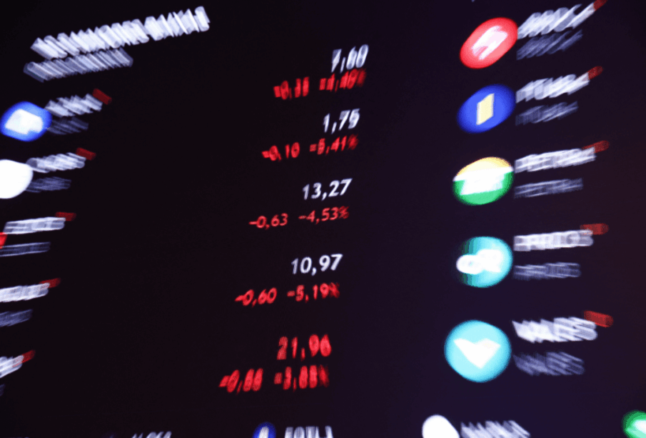 Ibovespa sobe 0,87% após dados dos EUA e Brasil