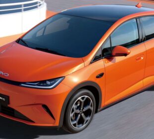 BYD Dolphin Hybrid: hatch híbrido com mais de 1000 km de autonomia
