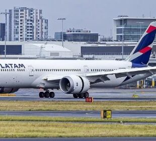 Latam Brasil reduz capacidade em 3% por custos de combustível