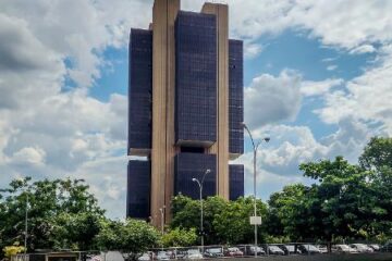 Chance de inflação estourar teto da meta sobe para 79%