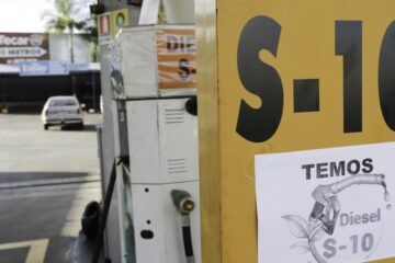Petrobras ajusta preços do diesel para R$ 1,12