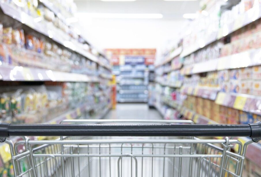 Supermercados fecham às 11h aos domingos em Goiás