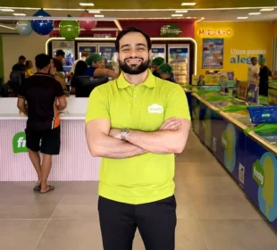Jovem de 25 anos fatura R$ 300 milhões com sorvetes