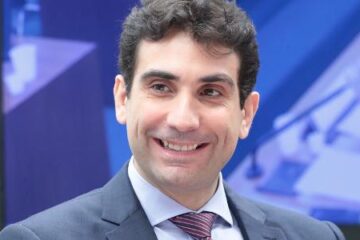 Brasil enfrenta choques econômicos melhor que pares, diz Galípolo
