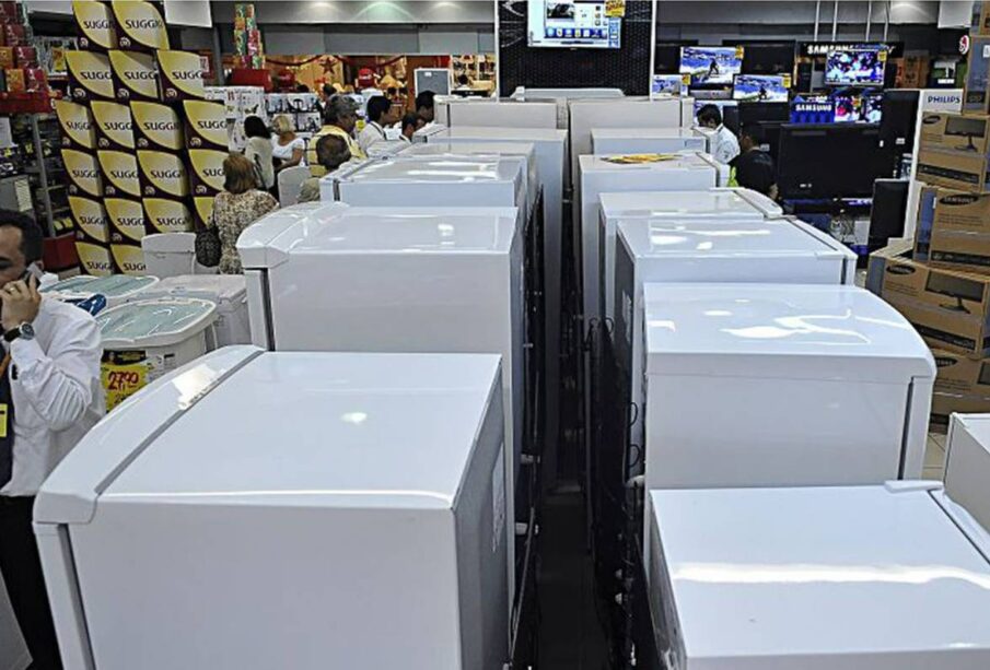 Vendas no varejo do Brasil caem 1,5% em abril, maior queda em quase 4 anos
