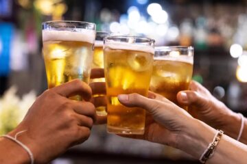 Plano dos fabricantes para fazer você beber cerveja na Copa