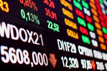 Ibovespa cai com comunicado difuso do Copom; dólar sobe