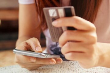 Transações bancárias pelo celular: 78% dos brasileiros usam app