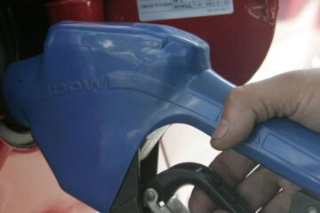 Governo elevará teor de etanol na gasolina para 32%, afirma Alckmin
