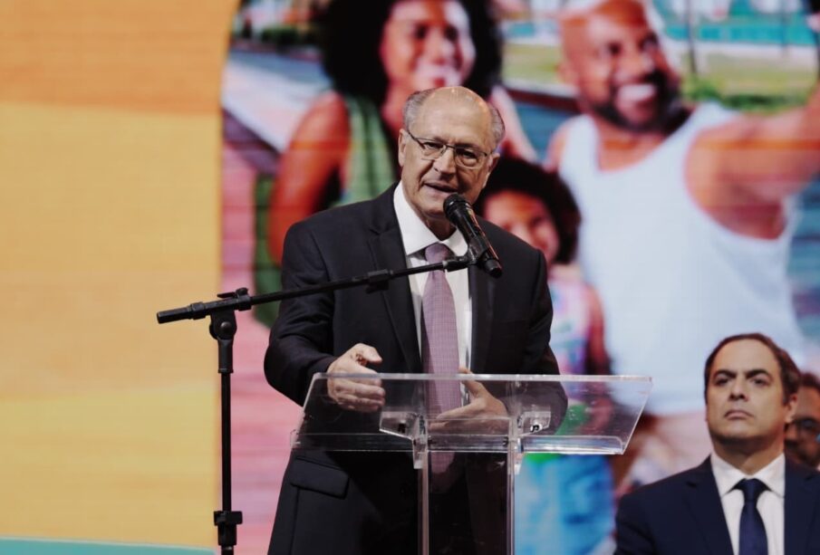 Gasolina com 32% de etanol será aprovada, diz Alckmin