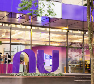 Nubank compra Banco Porto Real para obter licença bancária