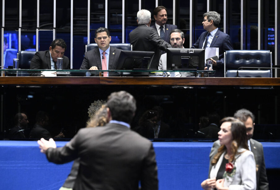 Conta de luz pode subir R$ 60 bi por ano, alertam empresas