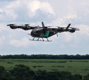 Eve Embraer anuncia venda de até 46 carros voadores