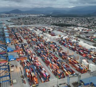 Balança comercial Brasil superavitário: projeção de US$ 90 bi em 2026