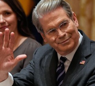 Pix desafia supremacia financeira dos EUA, diz Economist