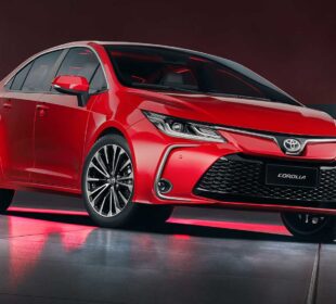 Sedãs médios mais vendidos 2026: Corolla e King dominam