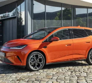 BYD confirma Dolphin G híbrido flex com autonomia de 1.000 km