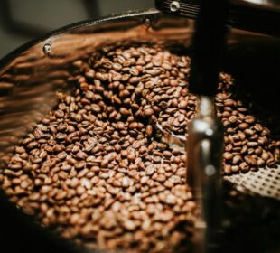 Safra de café Brasil 2026/27 atinge 52%, aponta Safras & Mercado