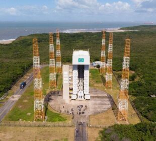 Brasil mira mercado espacial e prevê lançamento de foguete em 2025