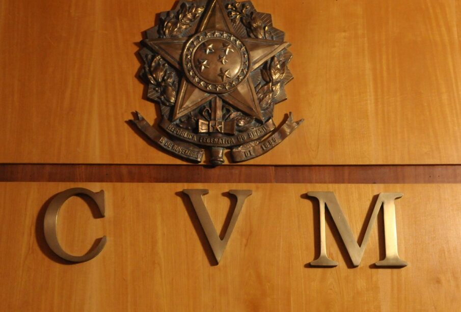 CVM lista 11 empresas inadimplentes na entrega de documentos