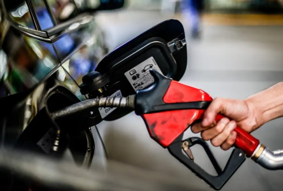 Governo adia retirada do subsídio à gasolina após ataques ao Irã