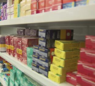 Farmácia em supermercado SP começa a funcionar após lei