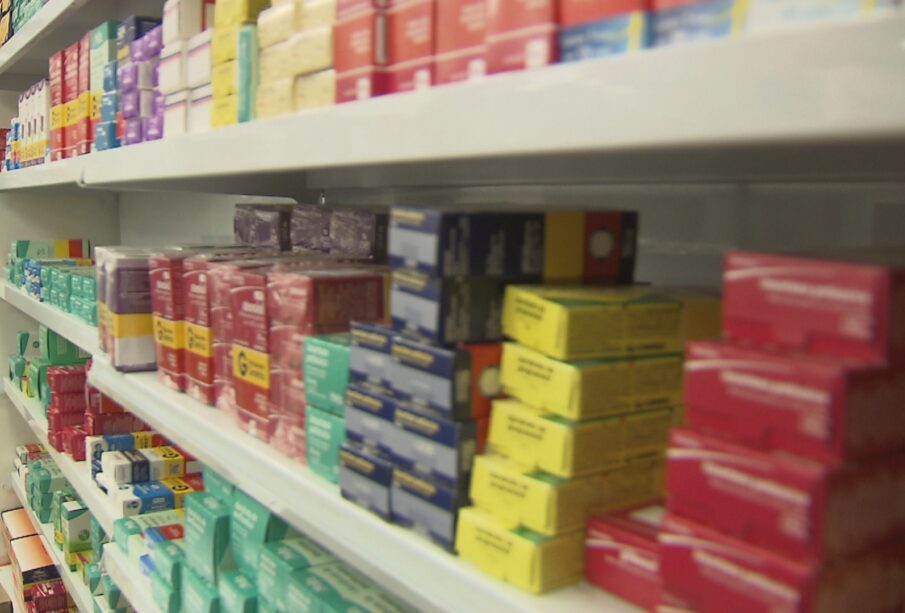 Farmácia em supermercado SP começa a funcionar após lei