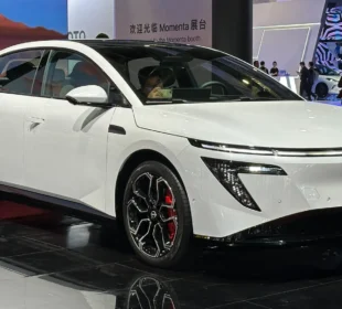 Nissan Sentra Brasil aposentadoria: sedã elétrico chinês no lugar