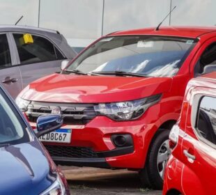 Governo libera compra de carros seminovos por motoristas