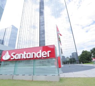 Santander Brasil despenca na bolsa e diferença com matriz bate recorde