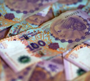 Argentina pagamento dívida bilionária e meta de investment grade em 2031