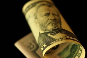 Dólar hoje cai a R$ 5,07 e Ibovespa oscila com cessar-fogo