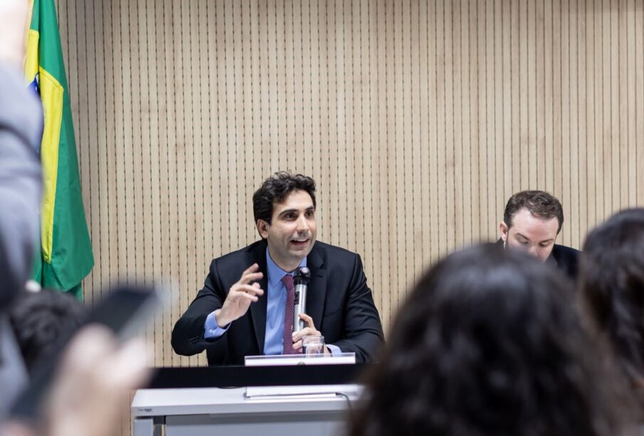 PIX: Galípolo defende meio de pagamento contestado pelos EUA