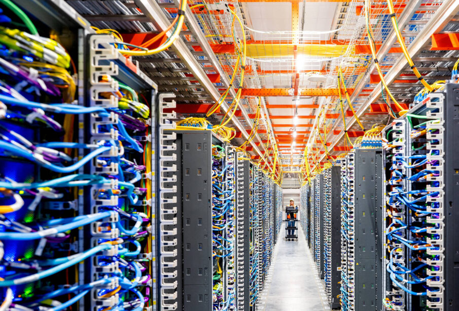 Demanda volátil de IA por energia danifica data centers