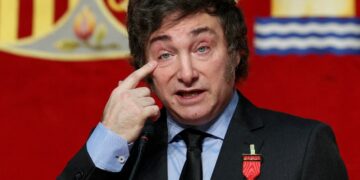Demissões argentina: Milei amplia quebradeira