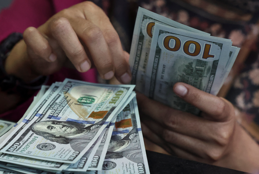 Dólar hoje cai 1% e fecha a R$ 5,14; semana recua 1,53%