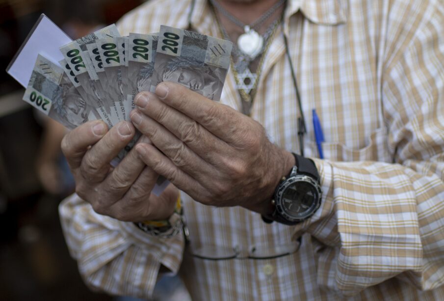 Salário mínimo 2027: Governo eleva projeção para R$ 1.741