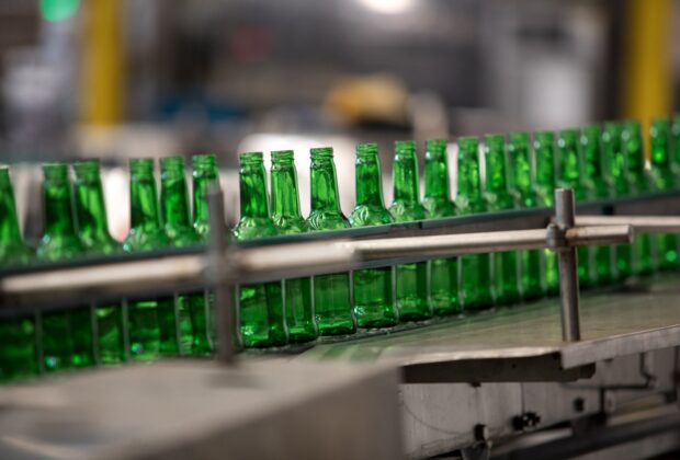 Trainee Ambev 2027: salário de R$ 9,5 mil