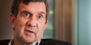 Alfredo Setubal: Brasil pode ter pequena recessão em 2027