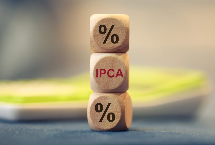 Ibovespa tem queda firme com inflação e eleições